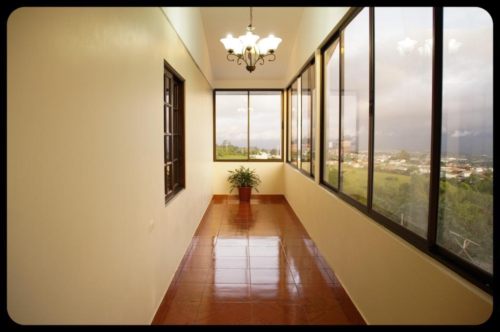 Hotel Las Brumas Cartago Rum bild