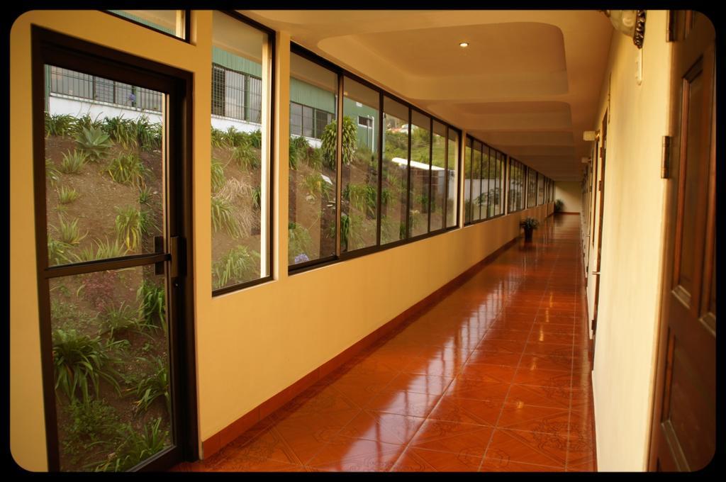 Hotel Las Brumas Cartago Rum bild