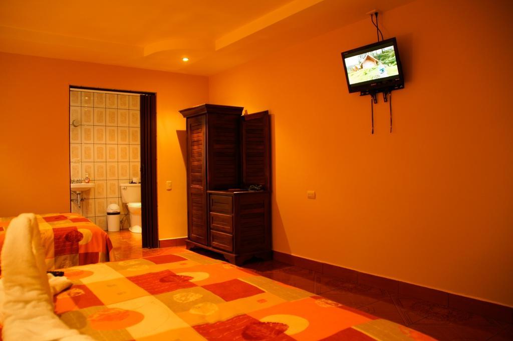 Hotel Las Brumas Cartago Rum bild