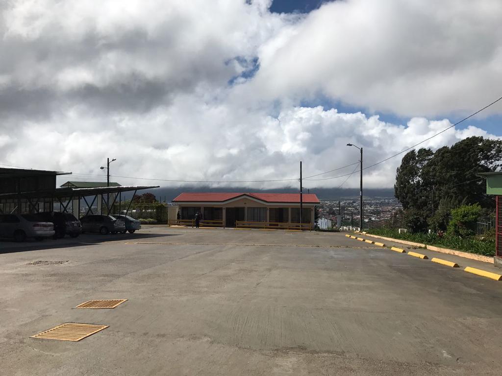 Hotel Las Brumas Cartago Exteriör bild