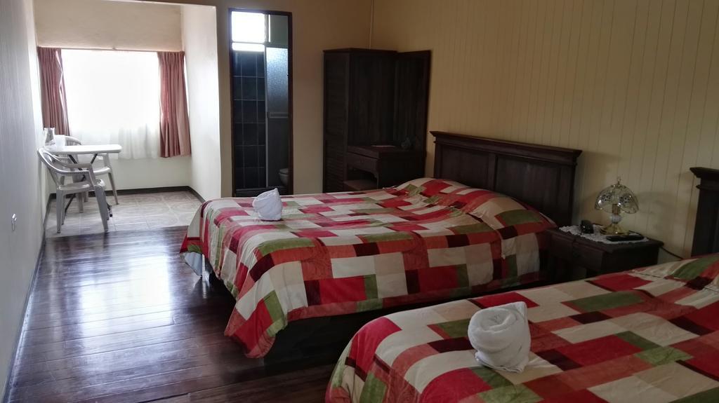 Hotel Las Brumas Cartago Exteriör bild