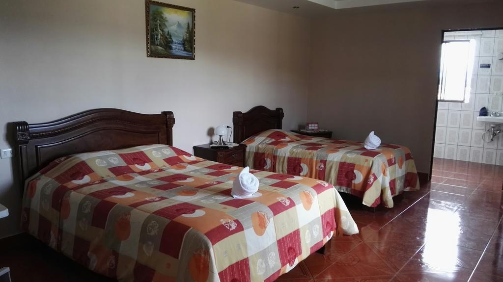 Hotel Las Brumas Cartago Exteriör bild