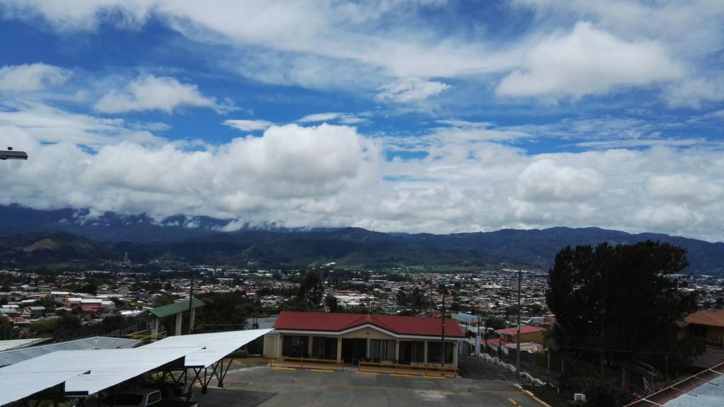 Hotel Las Brumas Cartago Exteriör bild