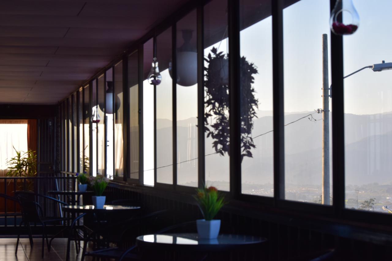 Hotel Las Brumas Cartago Exteriör bild