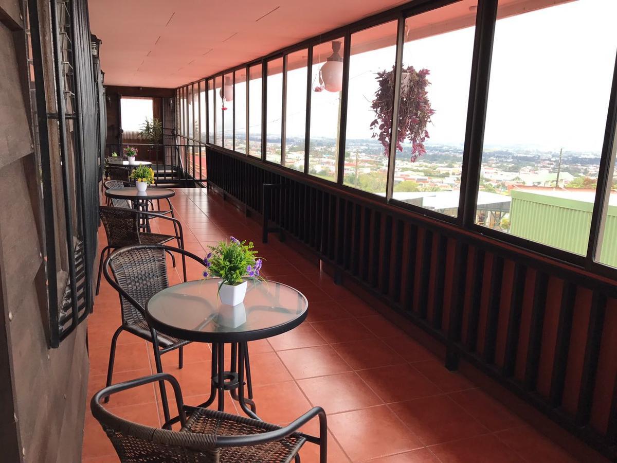 Hotel Las Brumas Cartago Exteriör bild